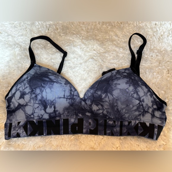 PINK Victoria's Secret Other - PINK Sports Bra
